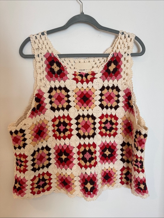 Lucky Brand Tops - Crochet Sleeveless Tank Top in Cream and Pink - Handmade Look
